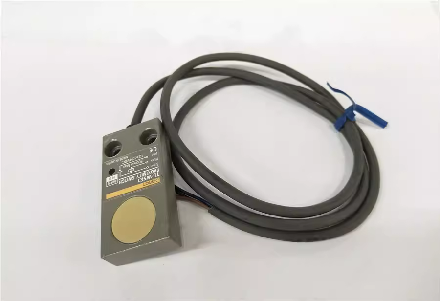 Omron new flat sensor TL-W5E1 TL-W5F1 proximity switch